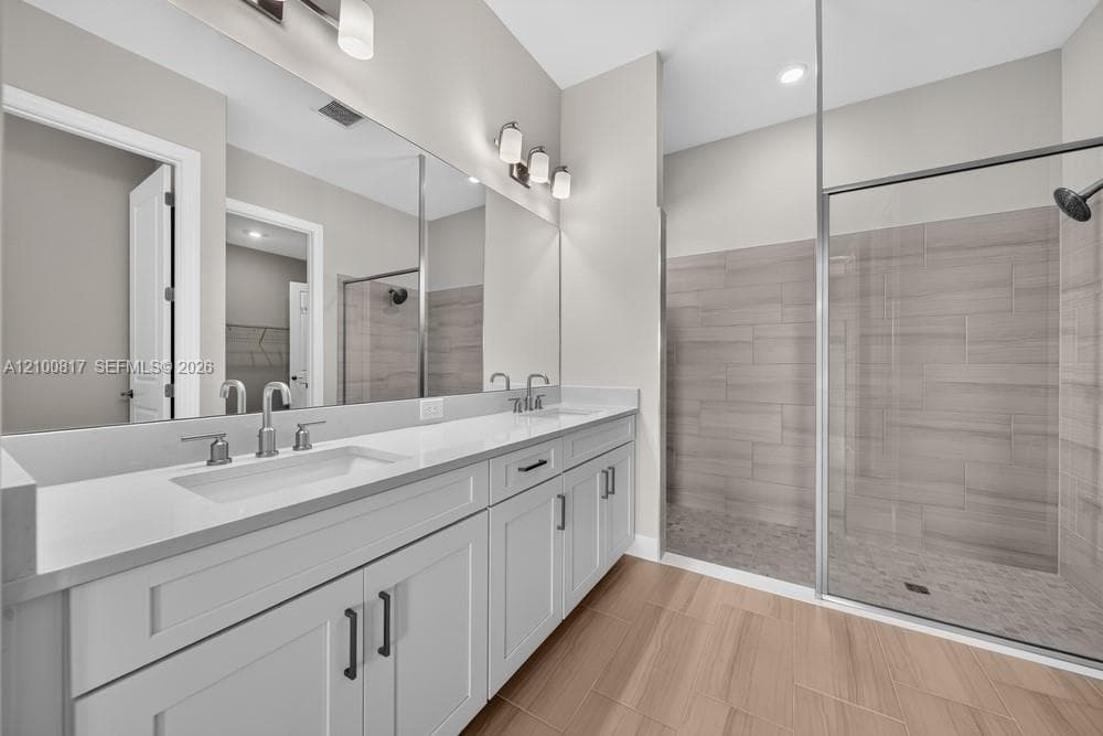 15690 Genova Drive, Naples FL 34114