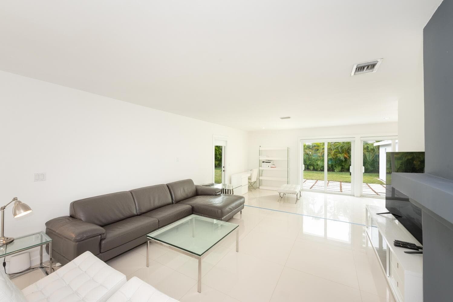 1040 N VENETIAN Drive, Miami FL 33139