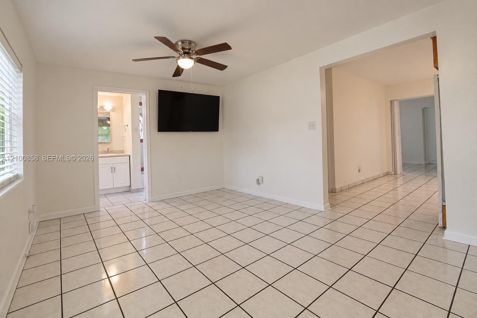 6331 Taylor St, Hollywood FL 33024