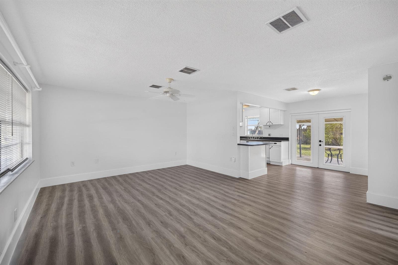 1860 SE Madison Street, Stuart FL 34997