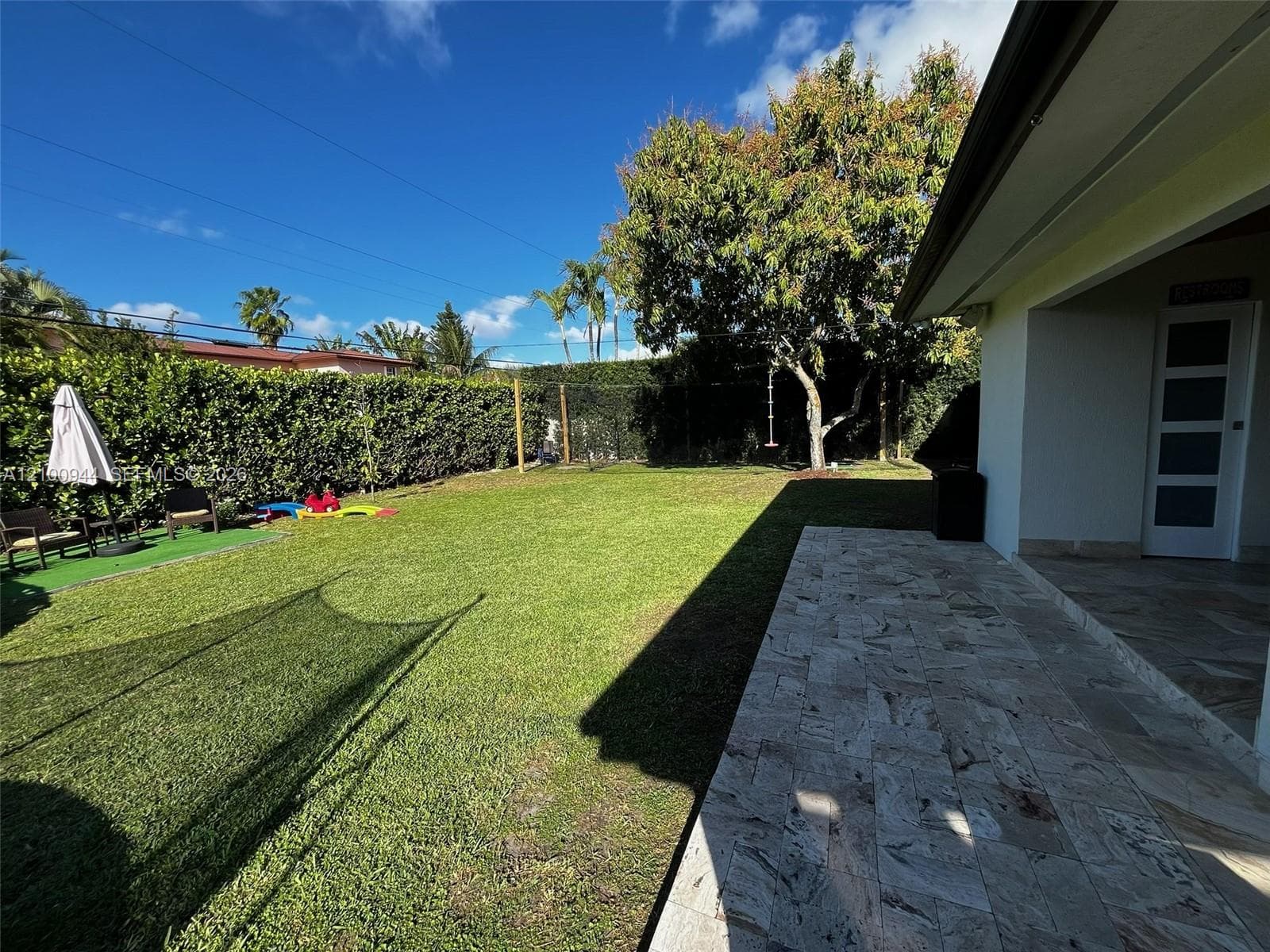 9975 NW 27th Ter, Doral FL 33172