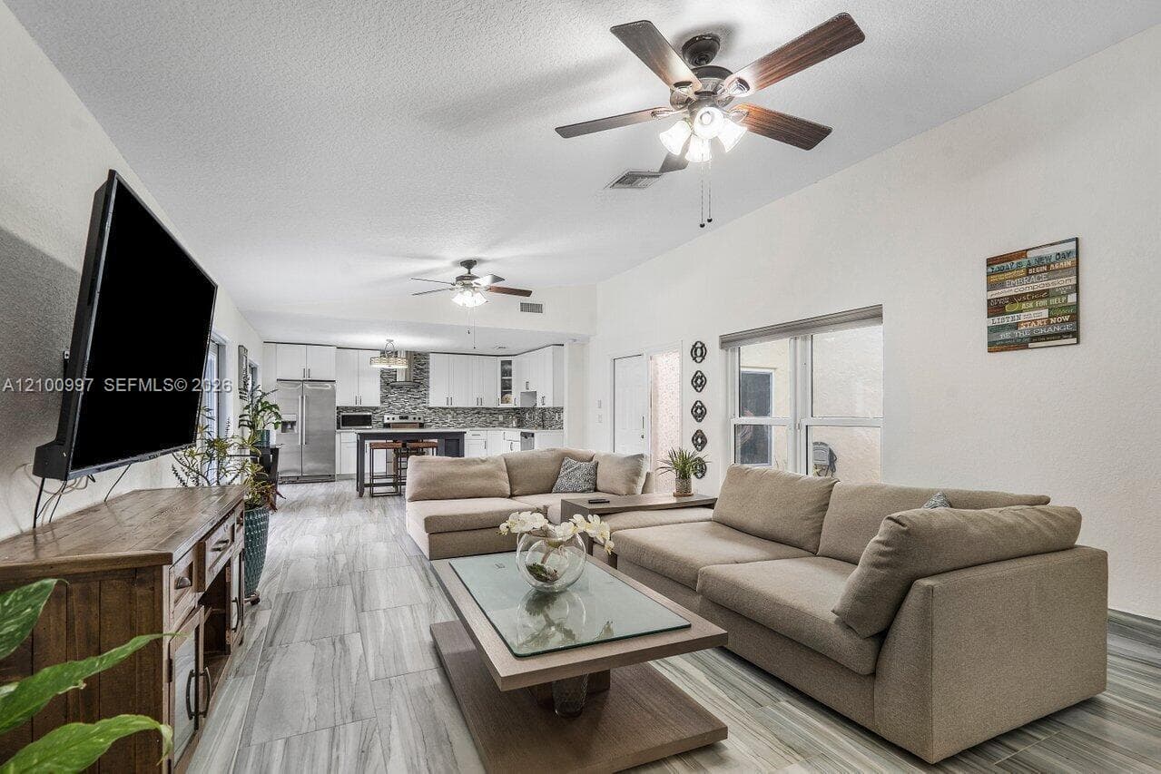 387 NW 39th Way, Deerfield Beach FL 33442