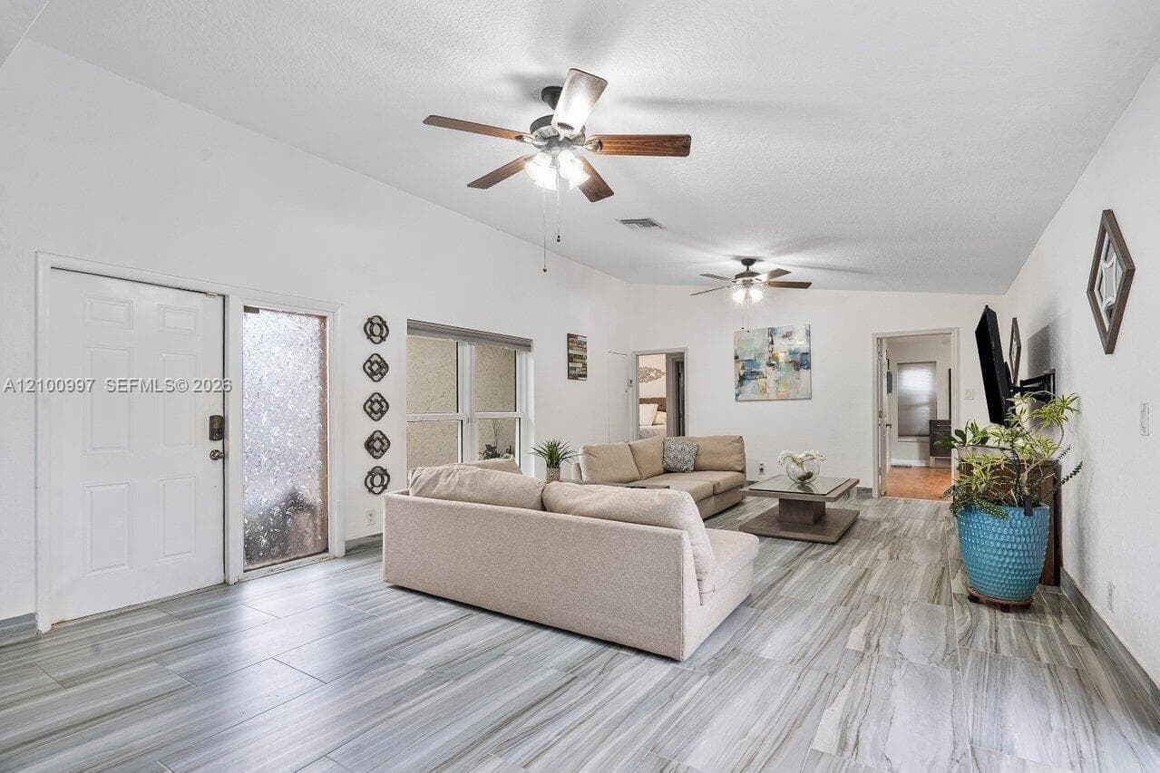 387 NW 39th Way, Deerfield Beach FL 33442