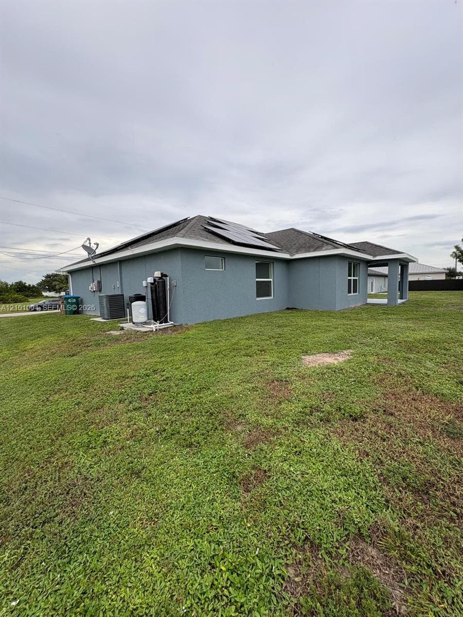 110 NW 24th Ter, Cape Coral FL 33993