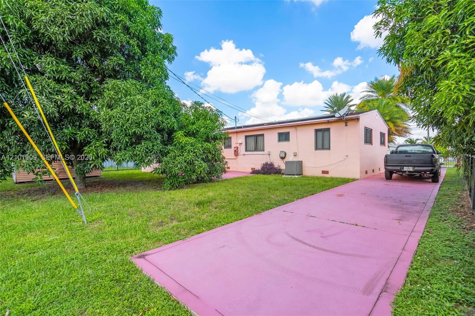 1220 NW 91st St, Miami FL 33147