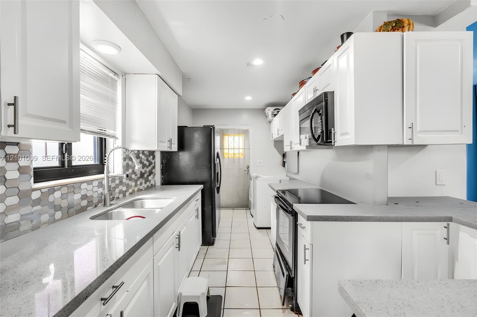 1220 NW 91st St, Miami FL 33147
