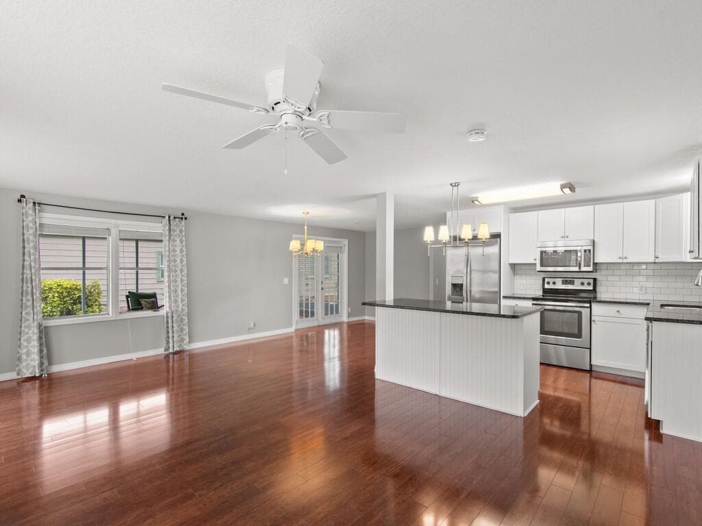 395 NE Jade Circle, Jensen Beach FL 34957