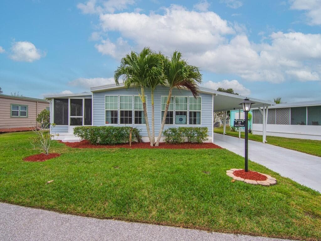 395 NE Jade Circle, Jensen Beach FL 34957