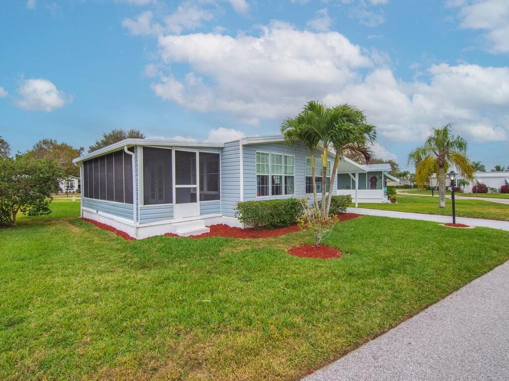 395 NE Jade Circle, Jensen Beach FL 34957