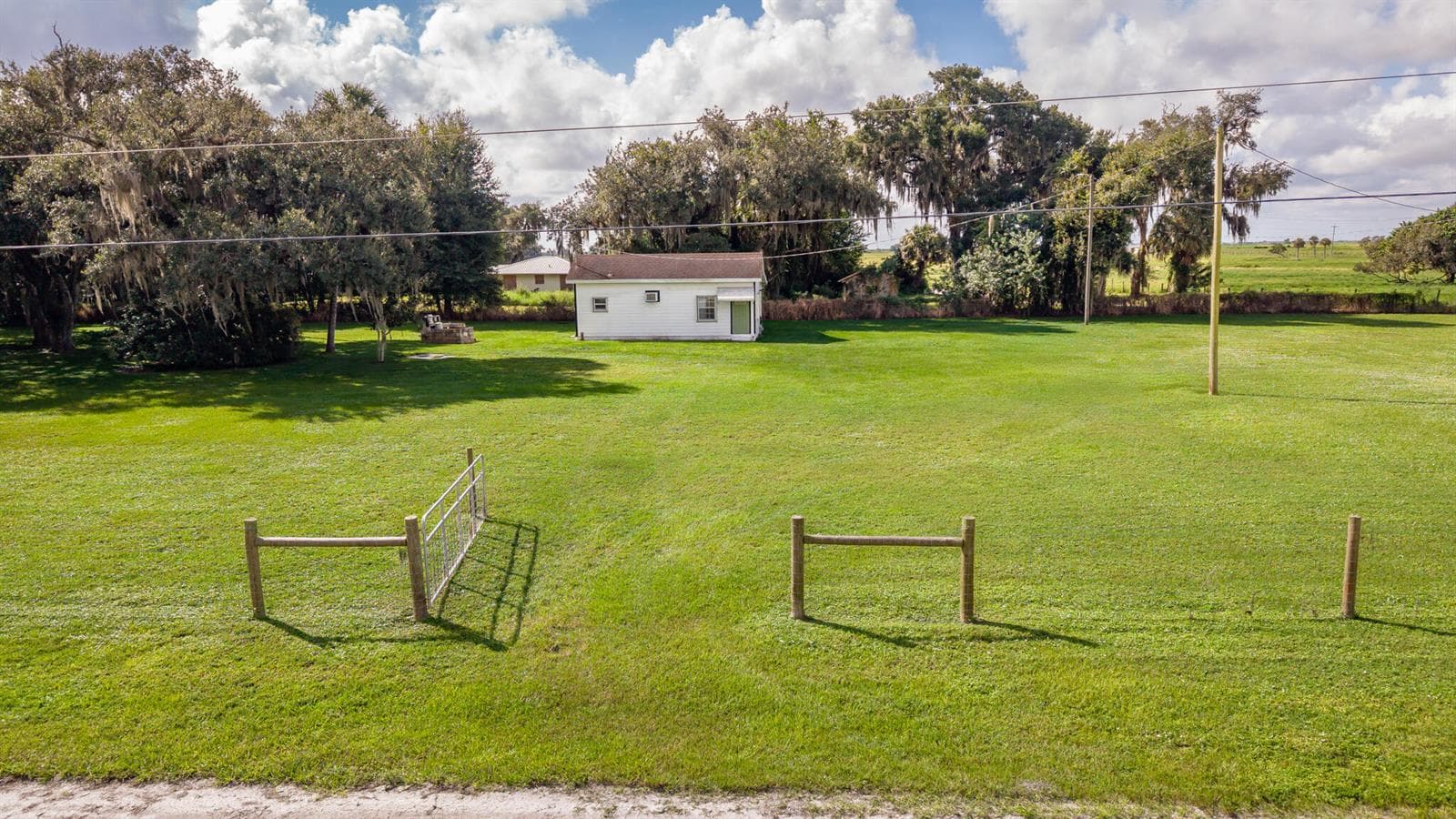 125 TUT N LUE Road, FL 33857