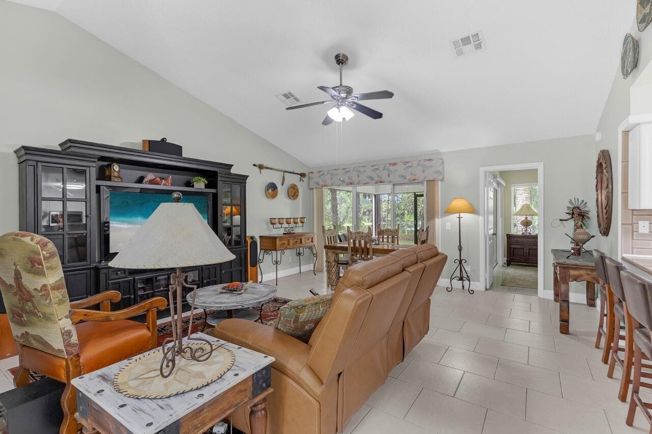 2020 Vero South Circle SW # 4, Vero Beach FL 32962