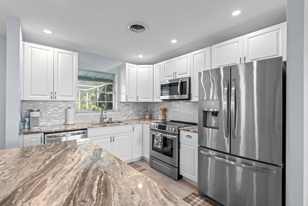 1593 NE 24th Street, Jensen Beach FL 34957