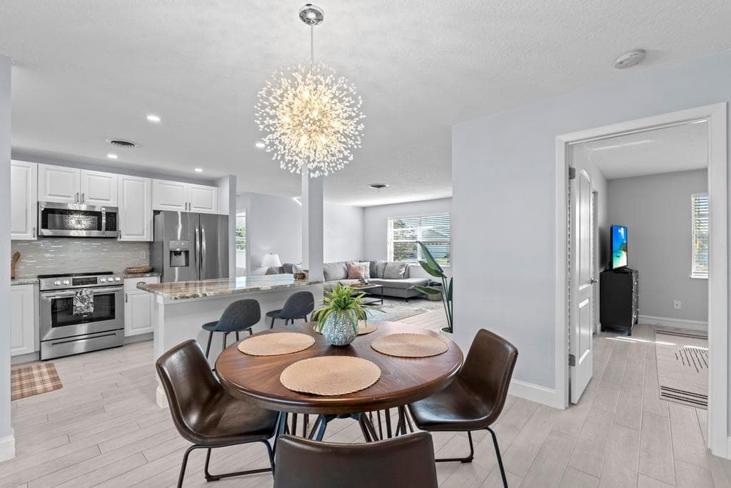 1593 NE 24th Street, Jensen Beach FL 34957
