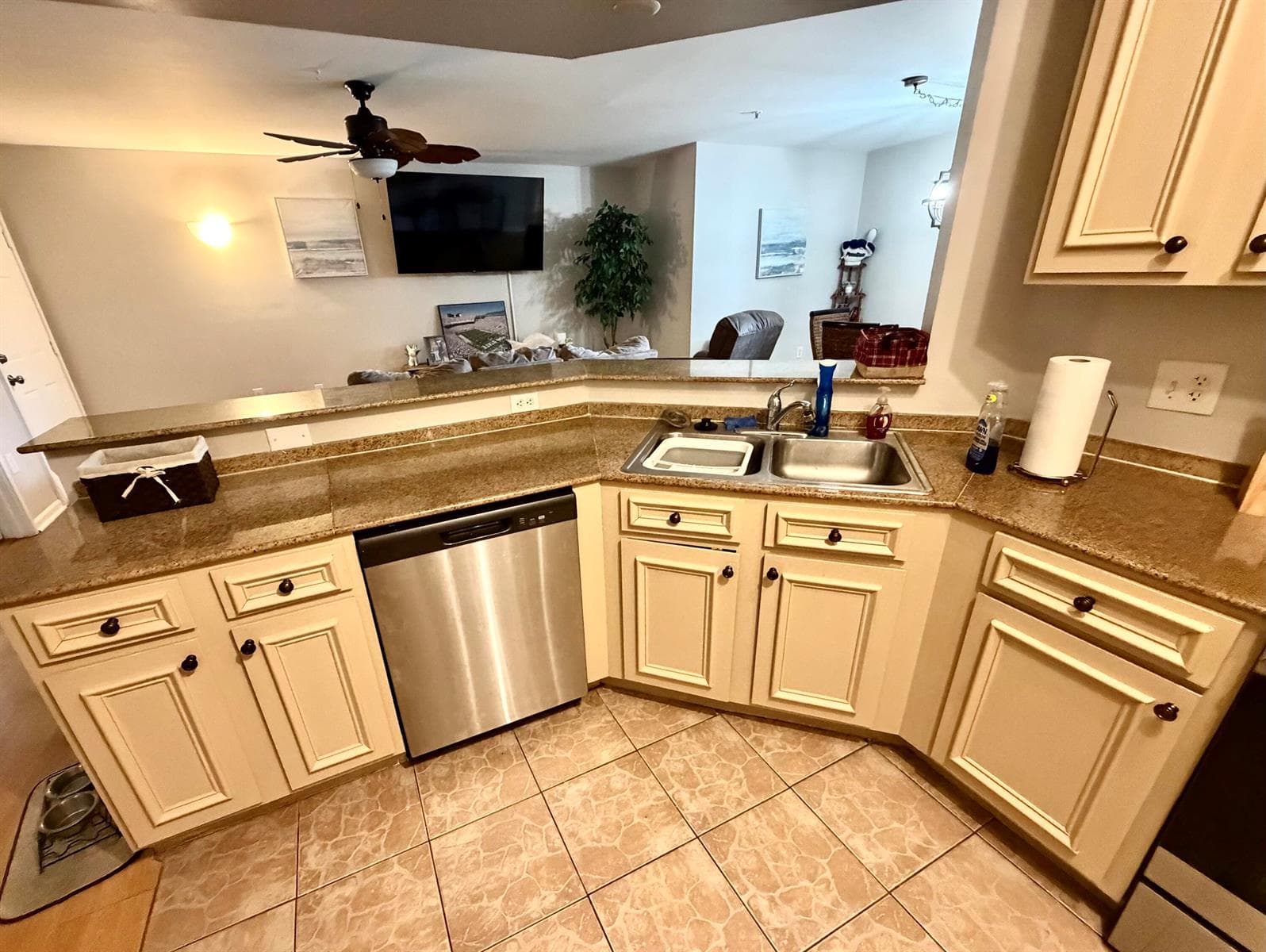 400 Scotia Drive # 305, Hypoluxo FL 33462
