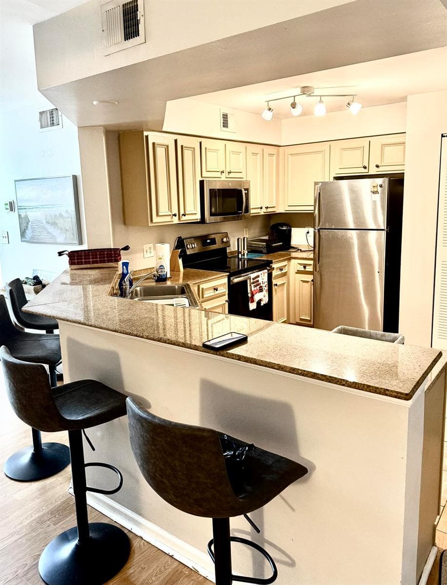 400 Scotia Drive # 305, Hypoluxo FL 33462