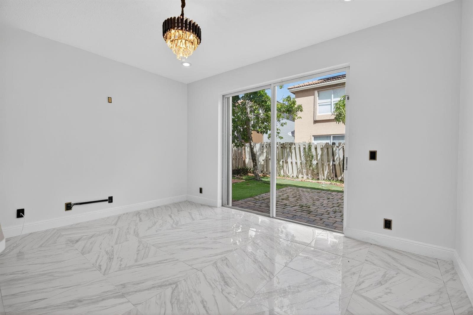 4083 LAKE TAHOE Circle, West Palm Beach FL 33409