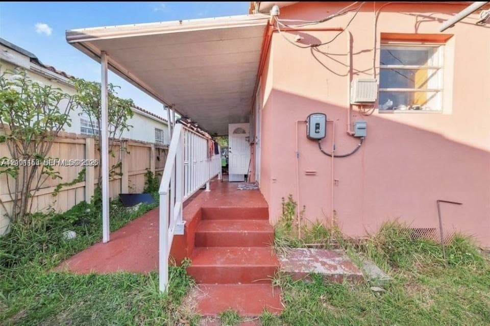 5300 SW 6th St, Miami FL 33134