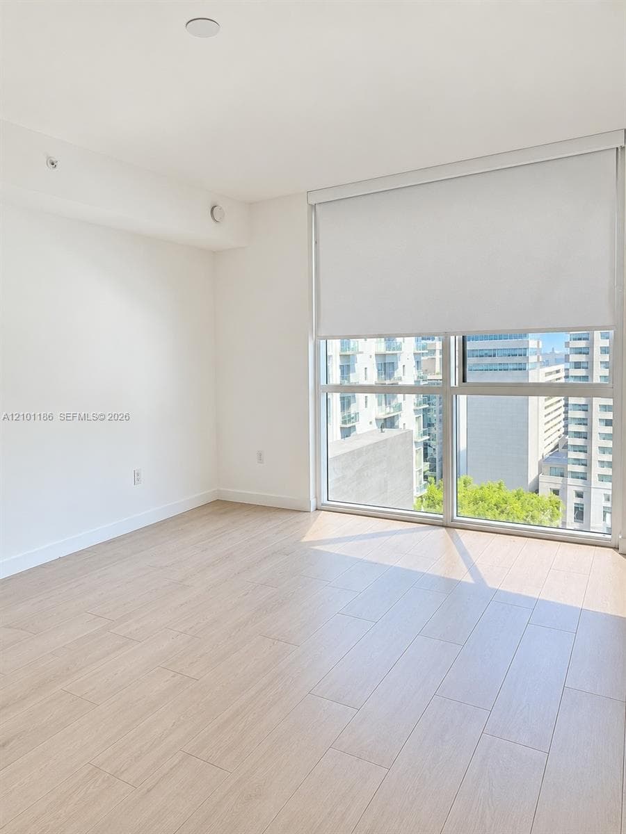 1080 Brickell Ave # 1606, Miami FL 33131