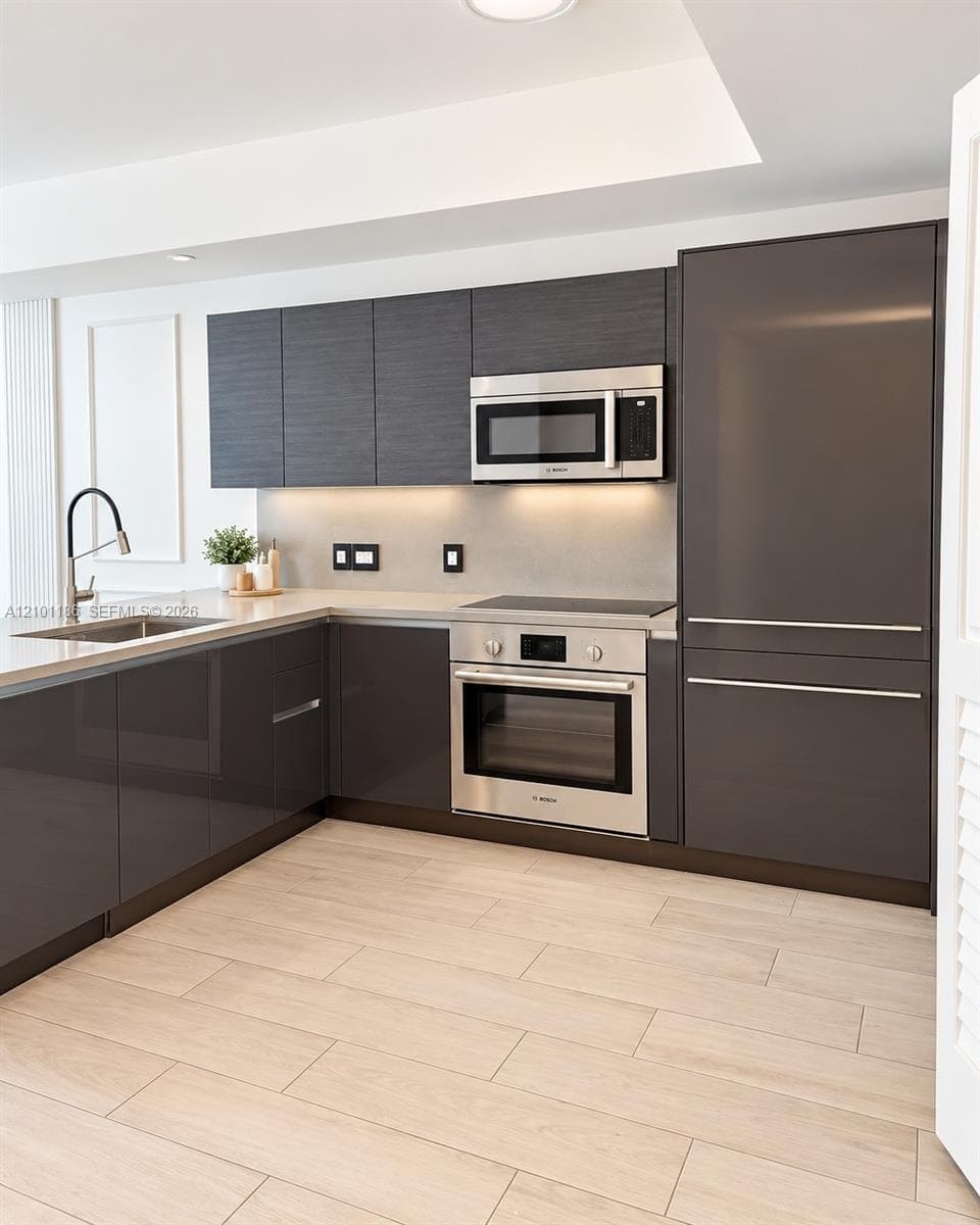 1080 Brickell Ave # 1606, Miami FL 33131