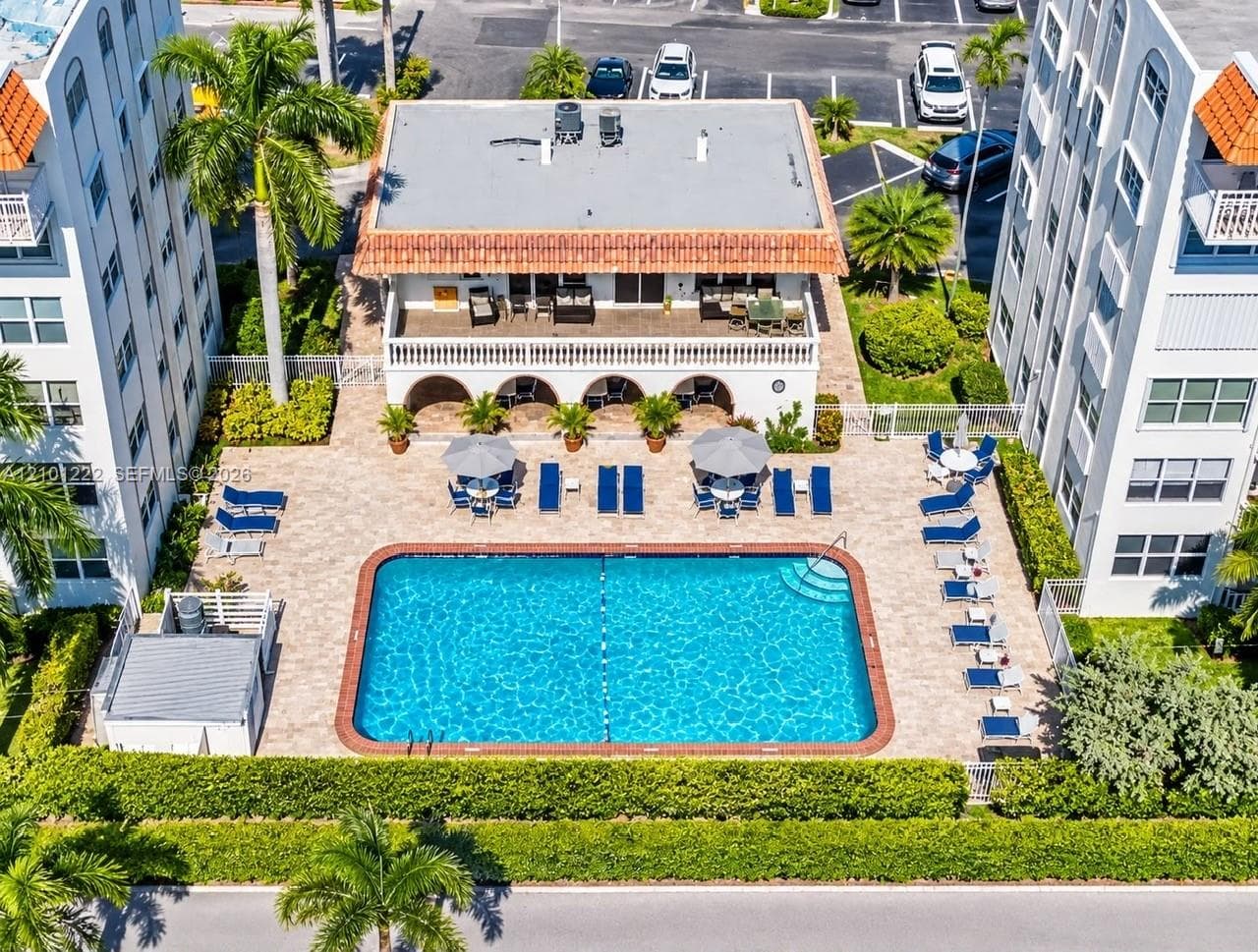 3199 S Ocean Dr # 203, Hallandale Beach FL 33009