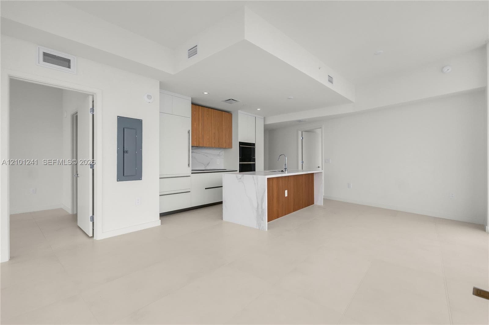 1400 Biscayne # 1901, Miami FL 33132