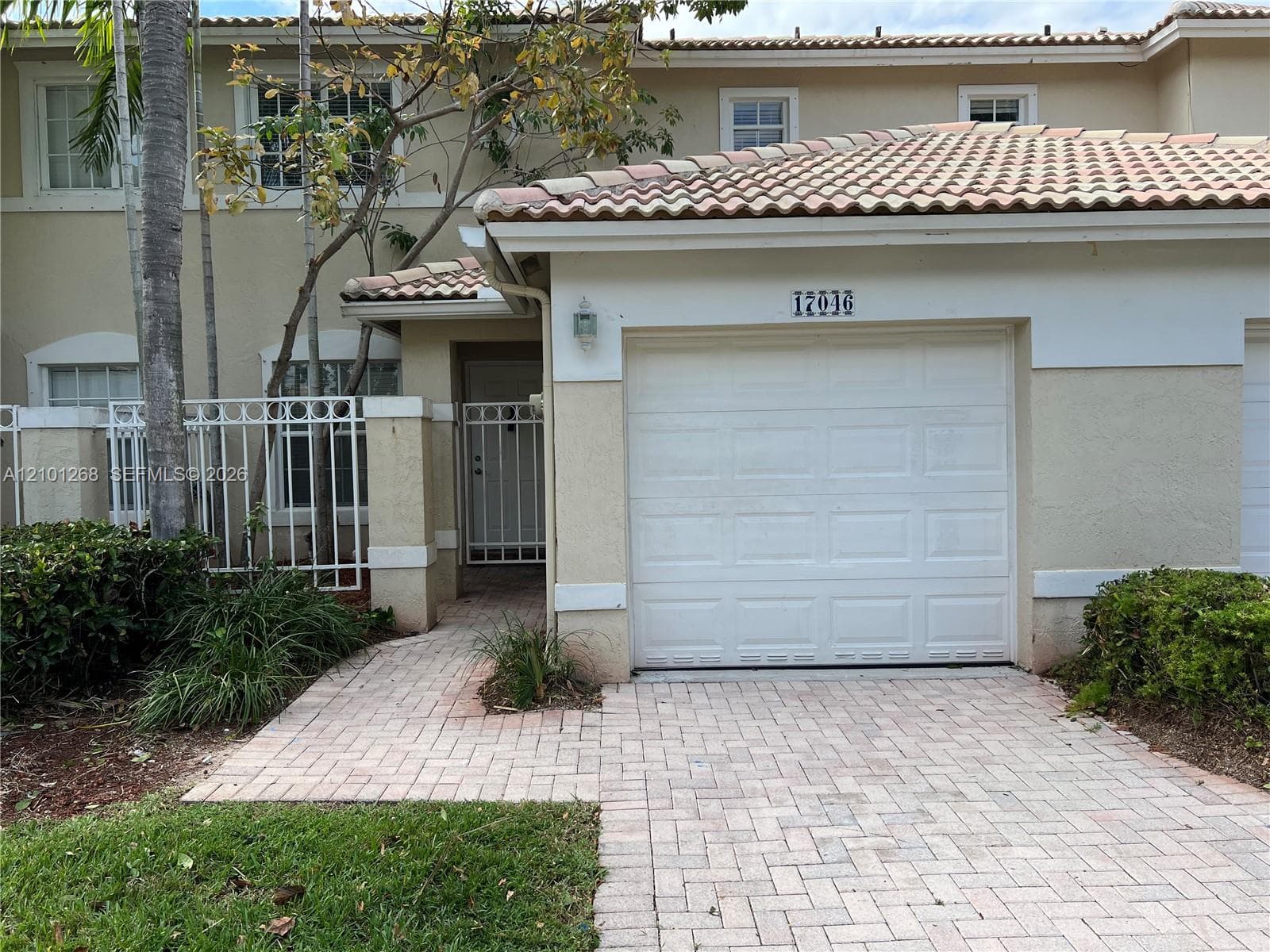 17046 NW 22nd St, Pembroke Pines FL 33028