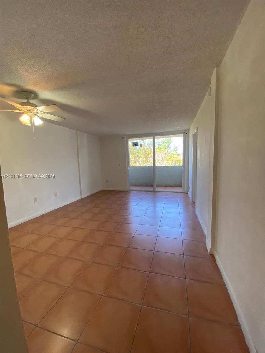 10000 NW 80 Ct # 2537, Hialeah Gardens FL 33016