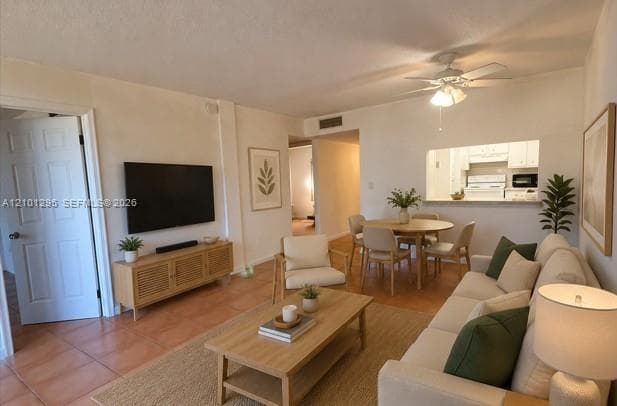 10000 NW 80 Ct # 2537, Hialeah Gardens FL 33016