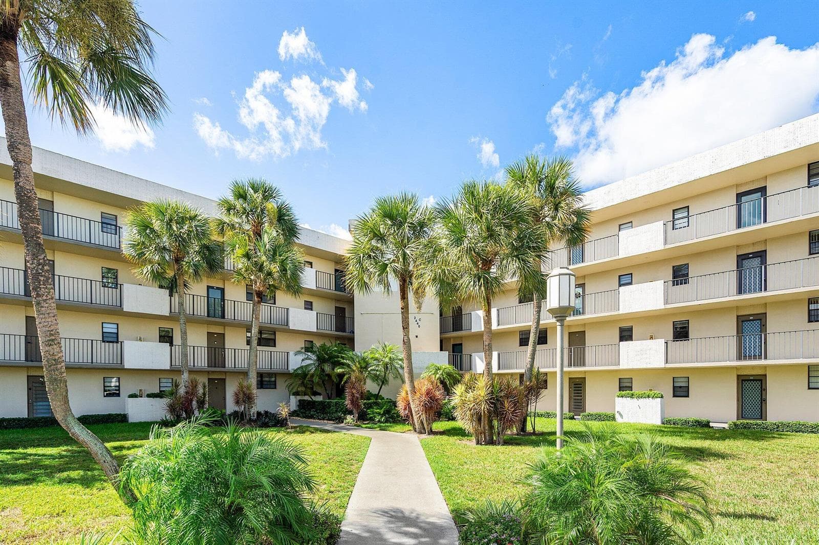 2440 DEER CREEK COUNTRY CLUB Boulevard # C, Deerfield Beach FL 33442