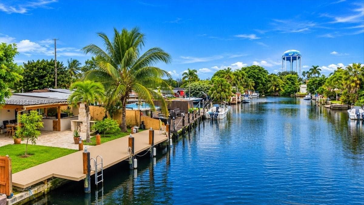 2639 Sherman St, Hollywood FL 33020
