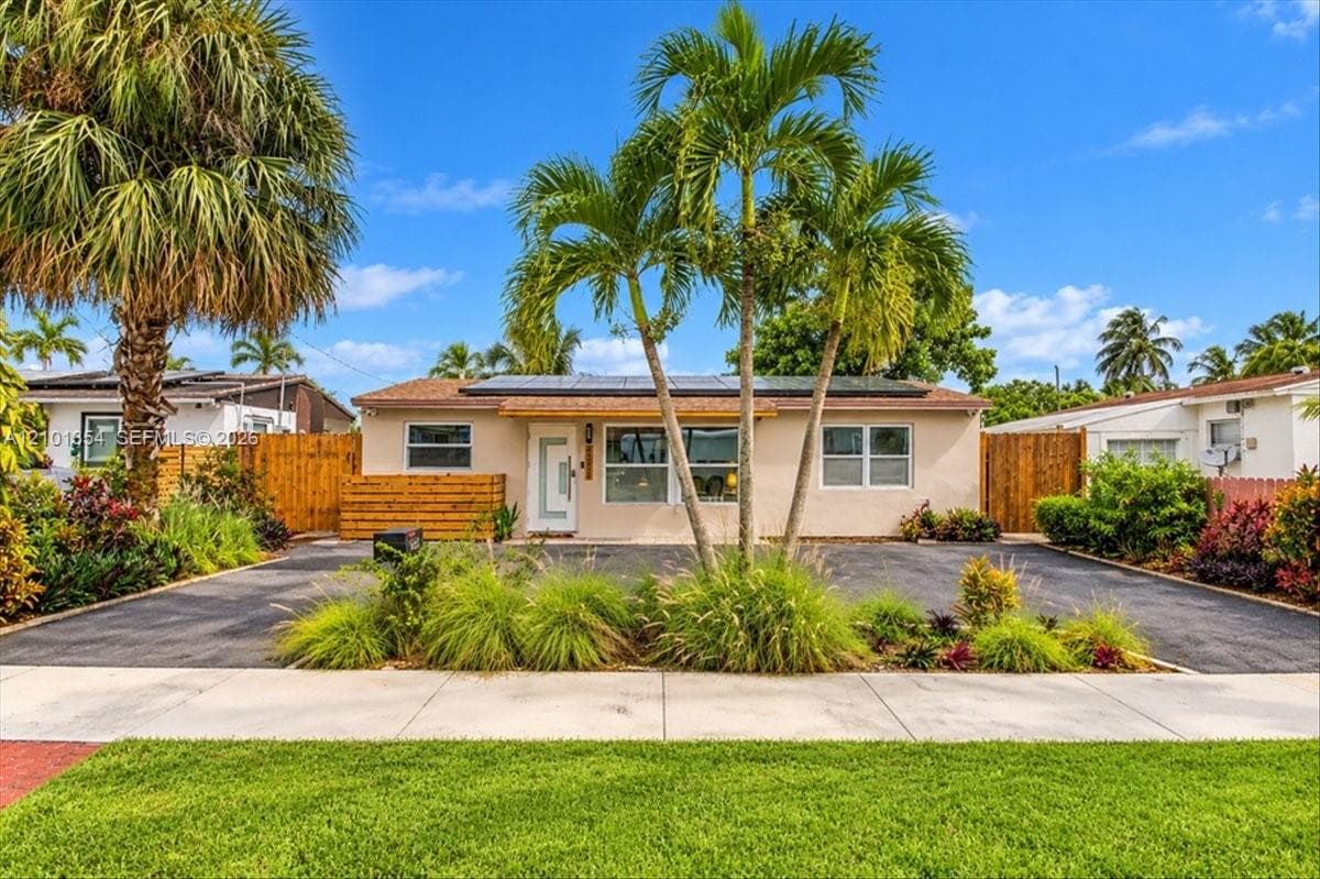 2639 Sherman St, Hollywood FL 33020