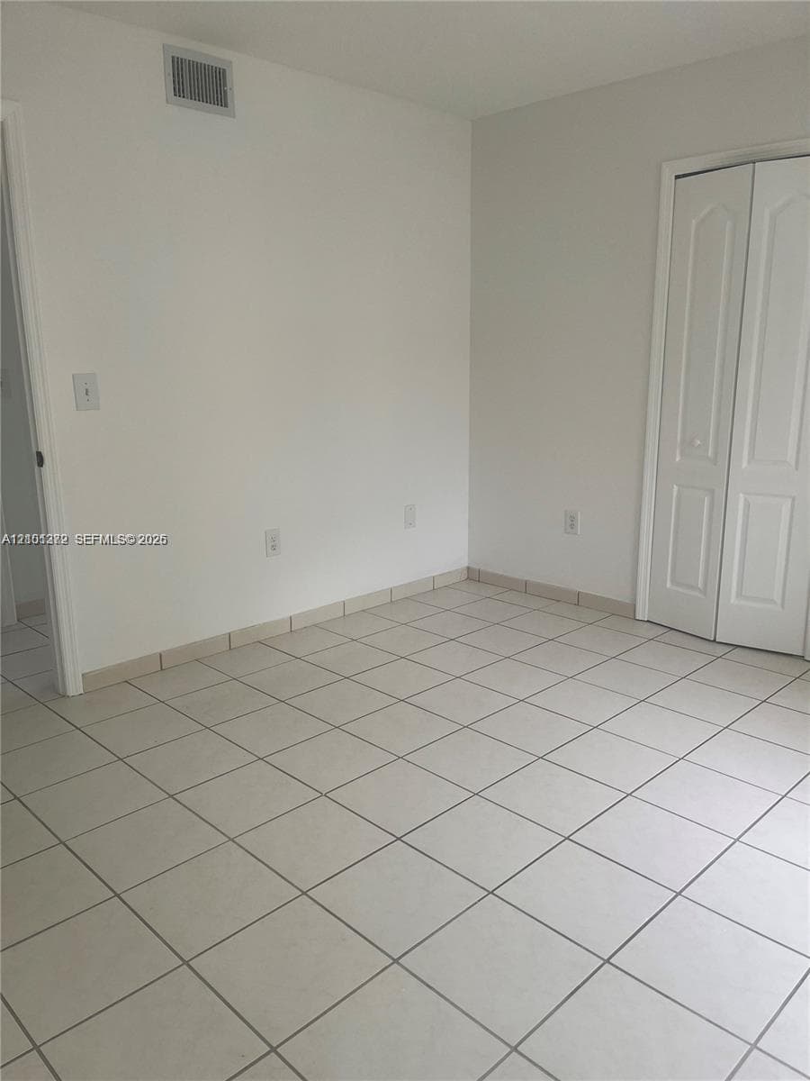 4681 NW 9th St # 107, Miami FL 33126