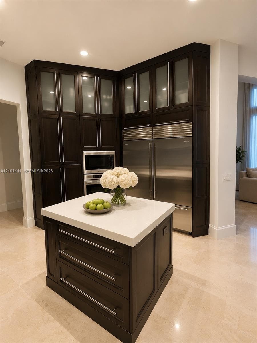 560 Coconut Palm Ter, Plantation FL 33324