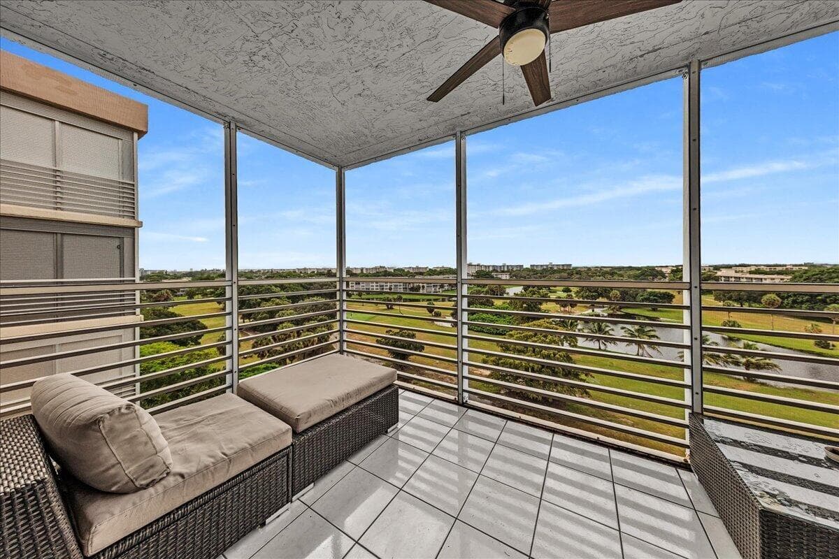 3520 Oaks Way # 904, Pompano Beach FL 33069