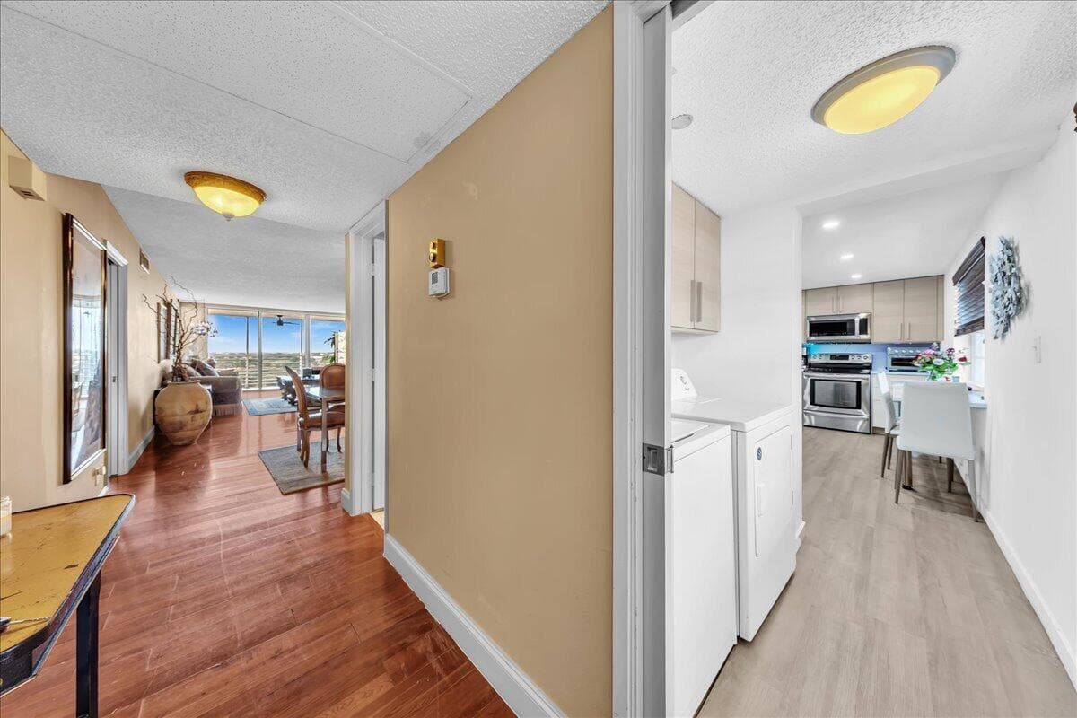 3520 Oaks Way # 904, Pompano Beach FL 33069