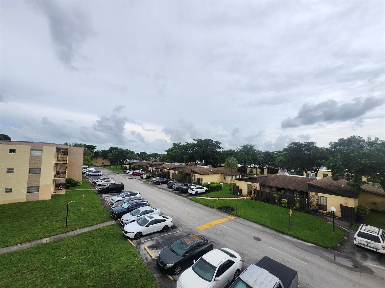 351 Cambridge Road # 311, Hollywood FL 33024