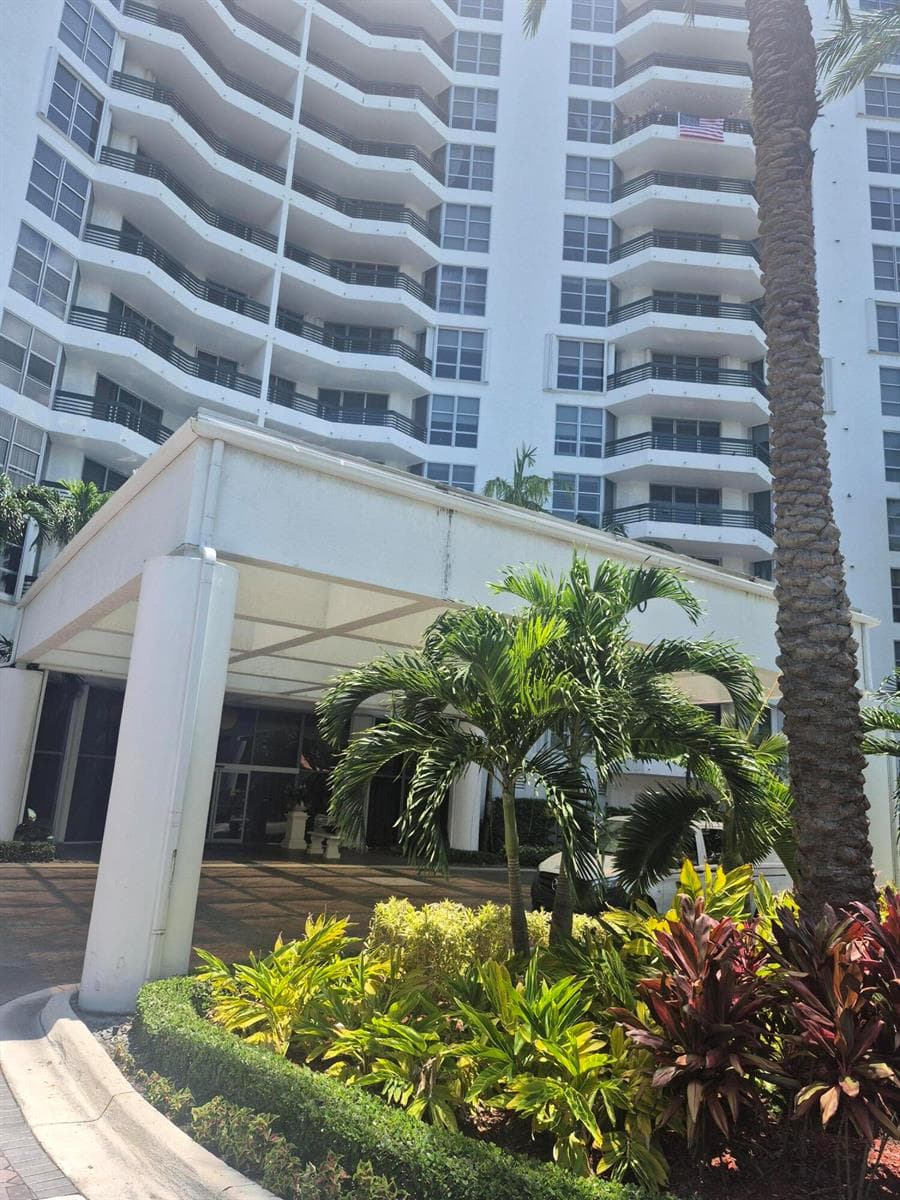 3600 MYSTIC POINTE Drive # 1202, Aventura FL 33180