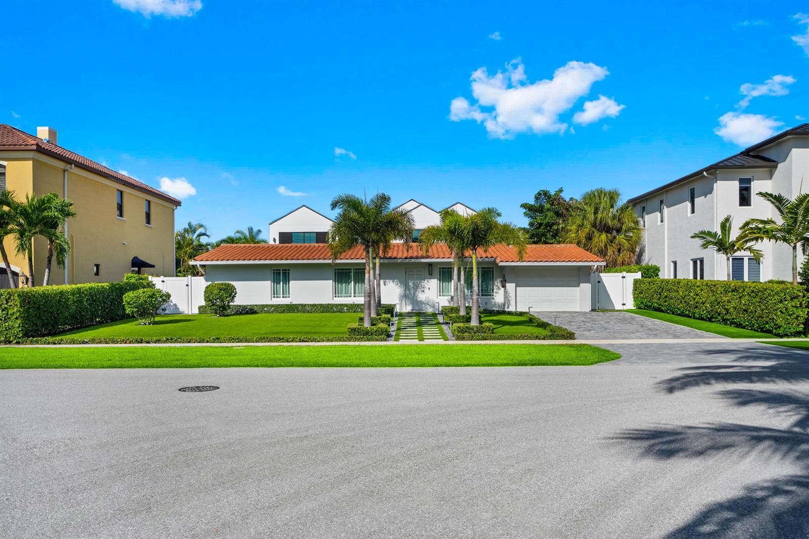 881 NE 4TH Avenue, Boca Raton FL 33432