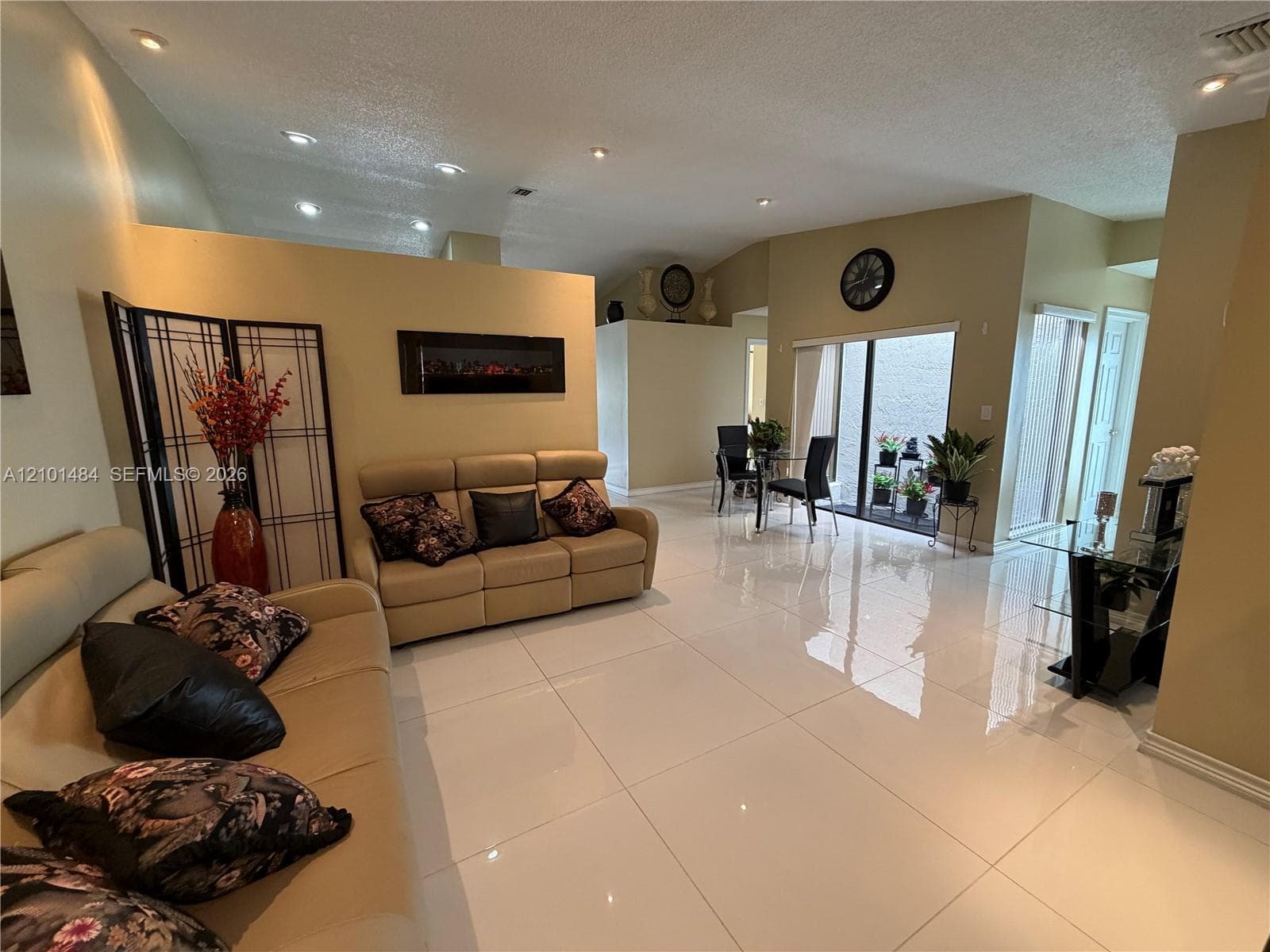 17819 NW 66th Ct Cir, Hialeah FL 33015
