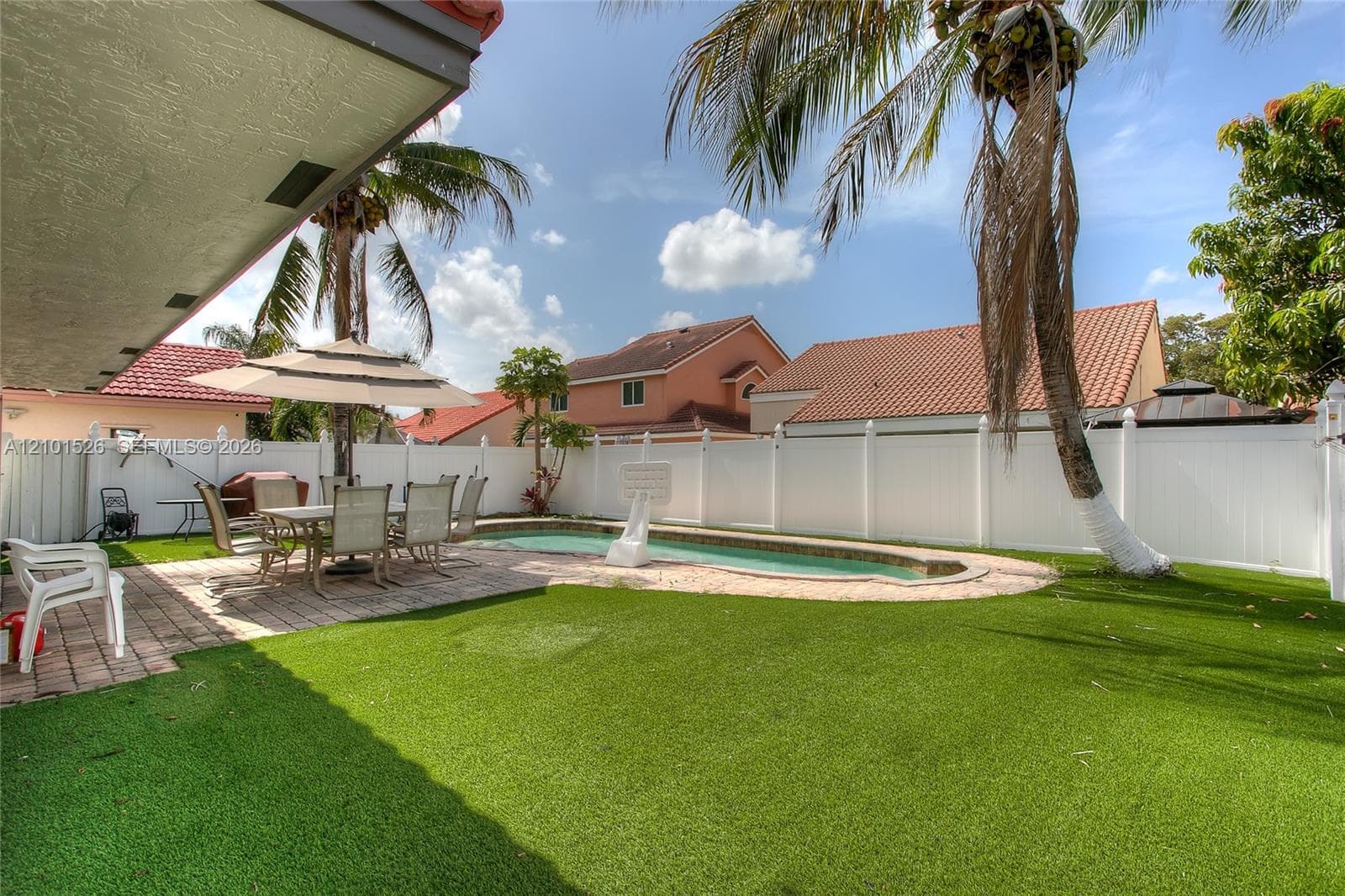 9521 NW 18th Mnr, Plantation FL 33322