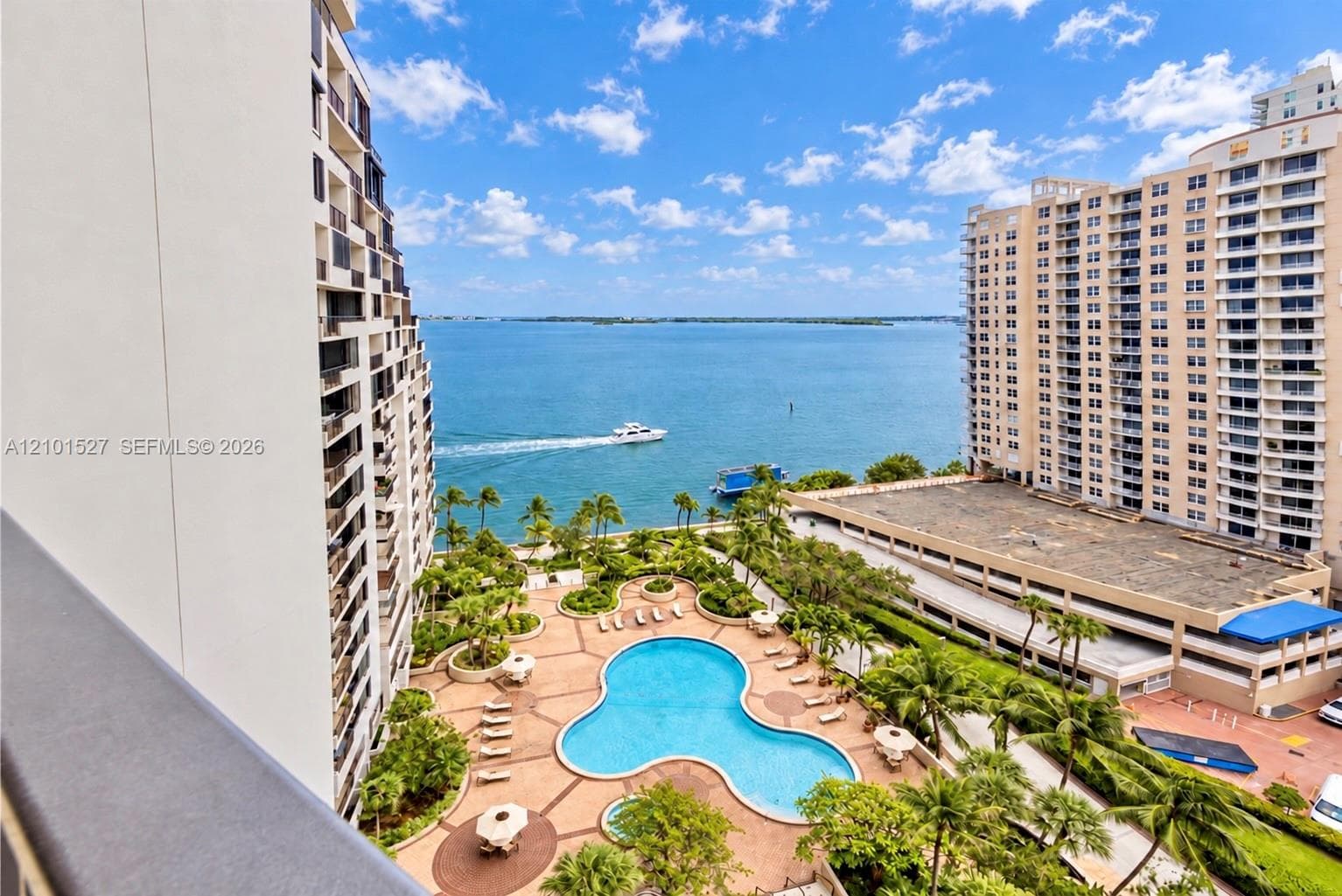520 Brickell Key Dr # A1811, Miami FL 33131