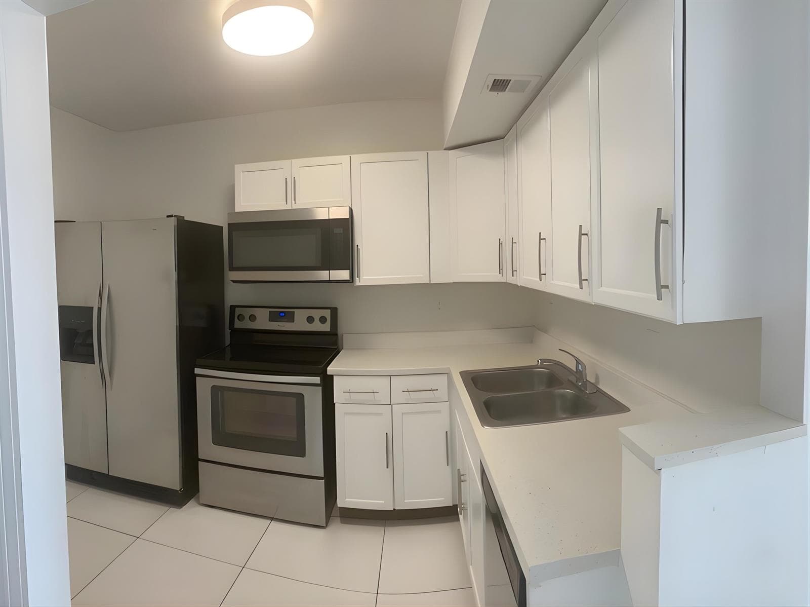 3600 NW 21ST Street # 406, Lauderdale Lakes FL 33311
