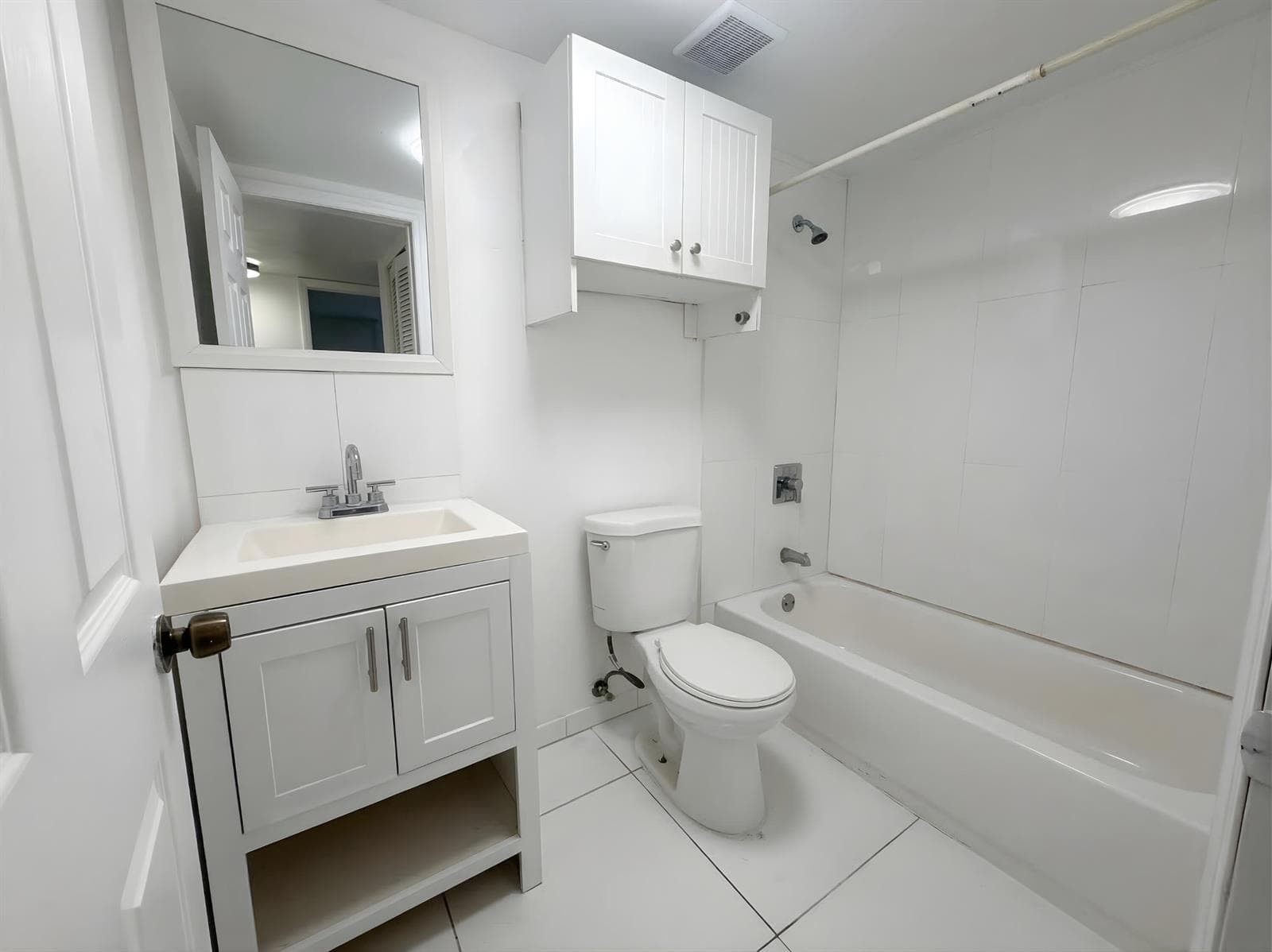 3600 NW 21ST Street # 406, Lauderdale Lakes FL 33311