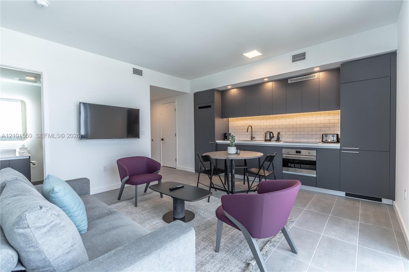 227 NE 2nd St # 2906, Miami FL 33132