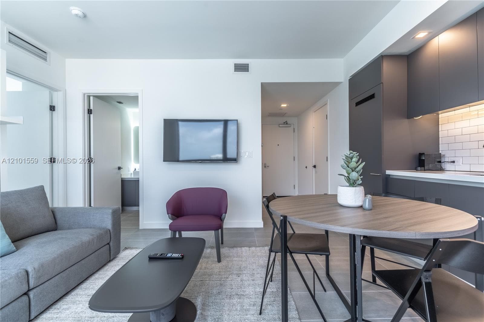 227 NE 2nd St # 2906, Miami FL 33132