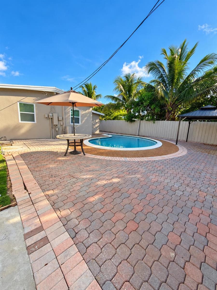 1500 NE 42ND Court, Pompano Beach FL 33064