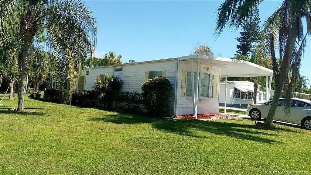 1 Montanzas Road, Port St. Lucie FL 34952