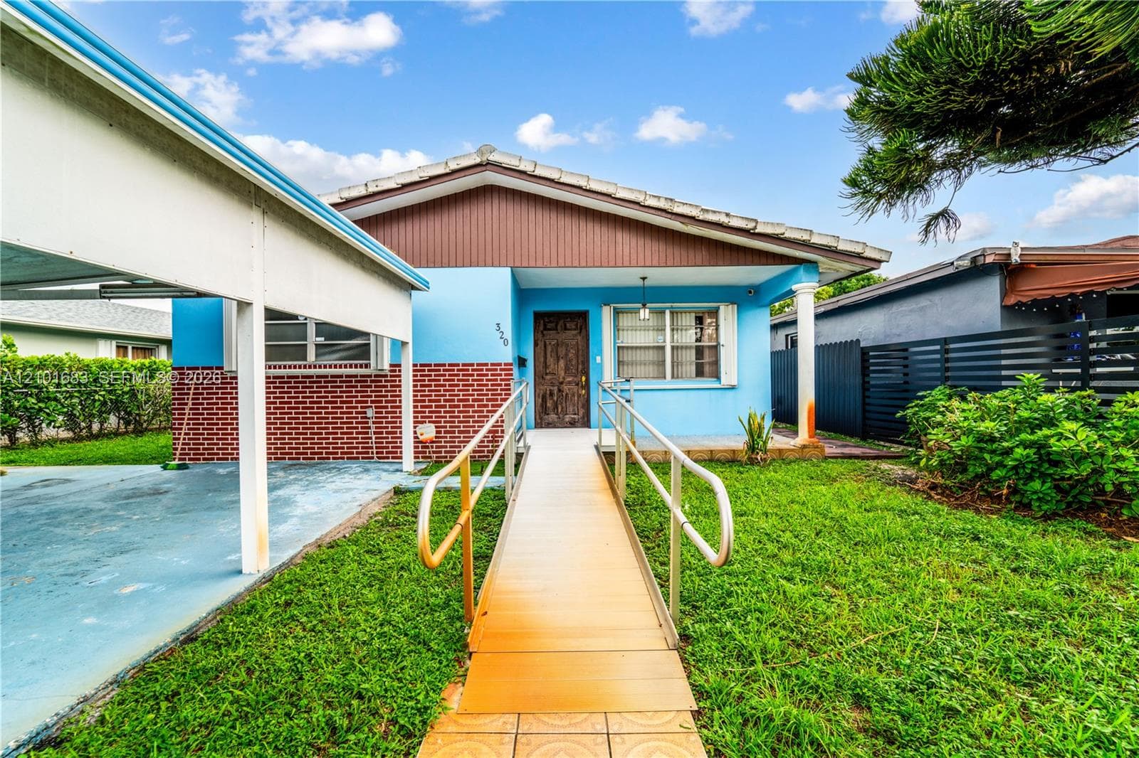 320 E 19th St, Hialeah FL 33010