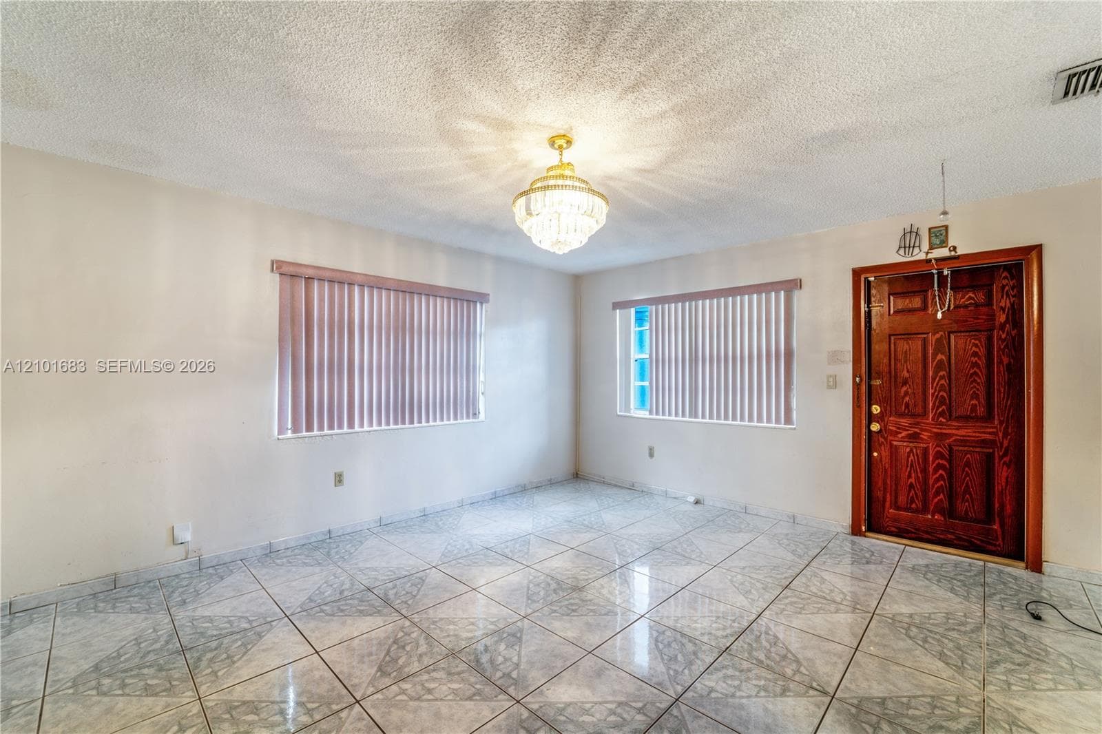 320 E 19th St, Hialeah FL 33010