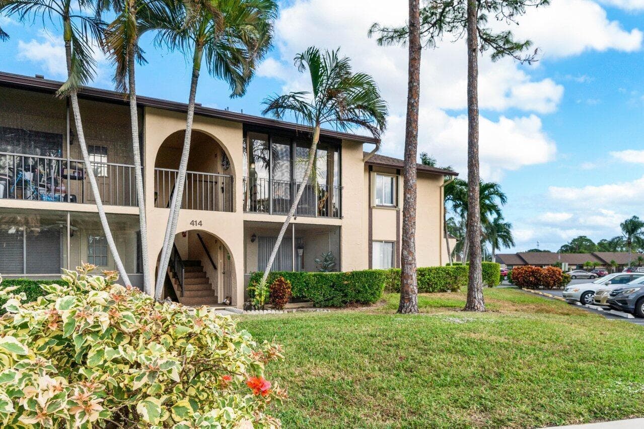 414 Pine Glen Lane # 2, FL 33463